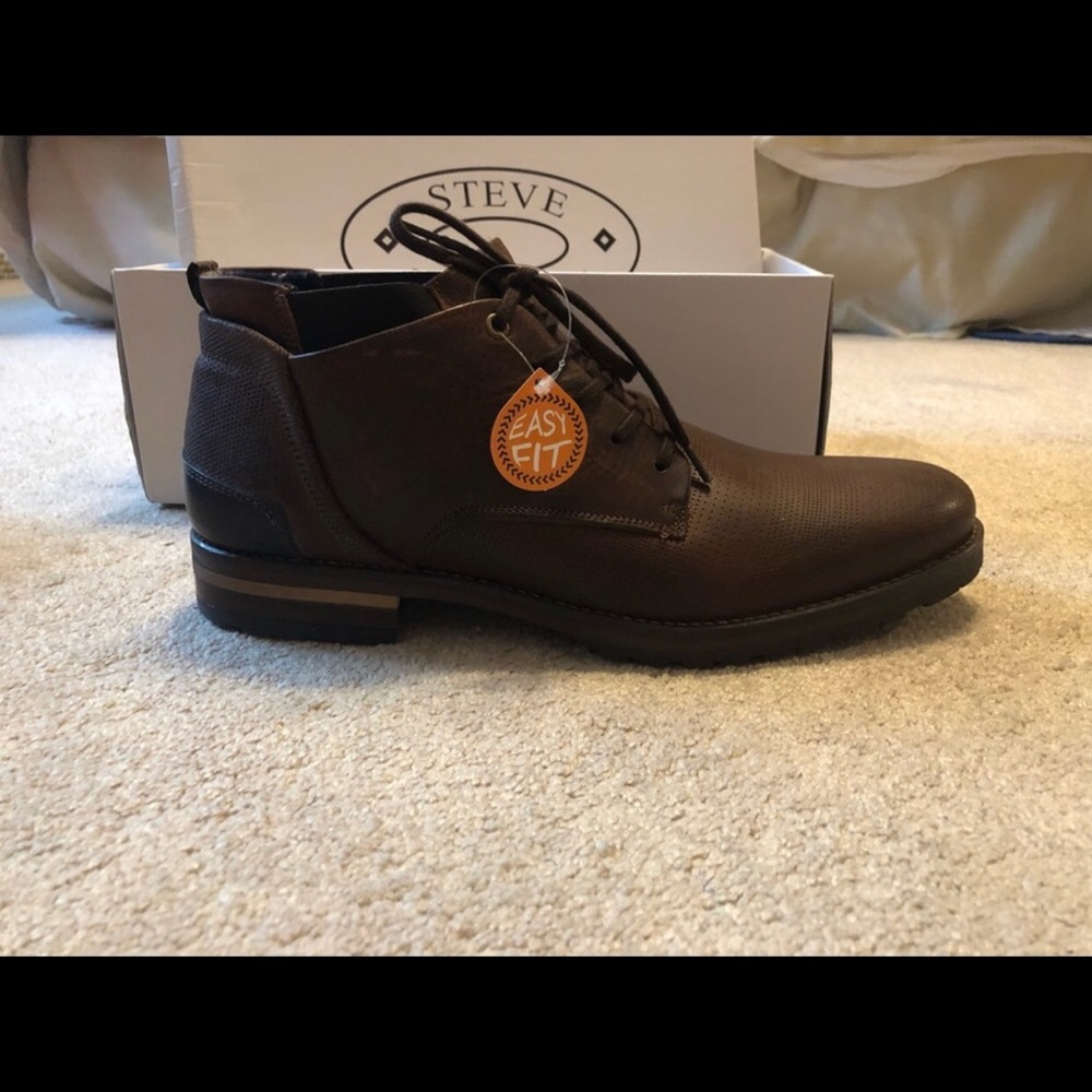 Steve Madden brown leather boots NWT